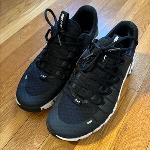 Nike Metcon Free 5 - Women’s Size 10.5, Men’s Size 9